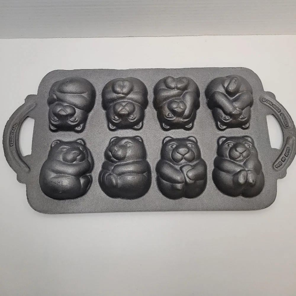 Vintage John Wright 1984 Teddy Bear Cast Iron Muffin Cornbread Baking Pan USA
